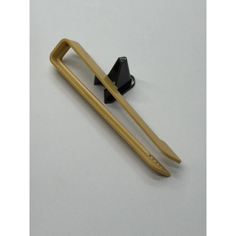 Vintage Tupperware‎ Harvest Gold Serving Tongs Model 1299-22 Retro Tan Plastic